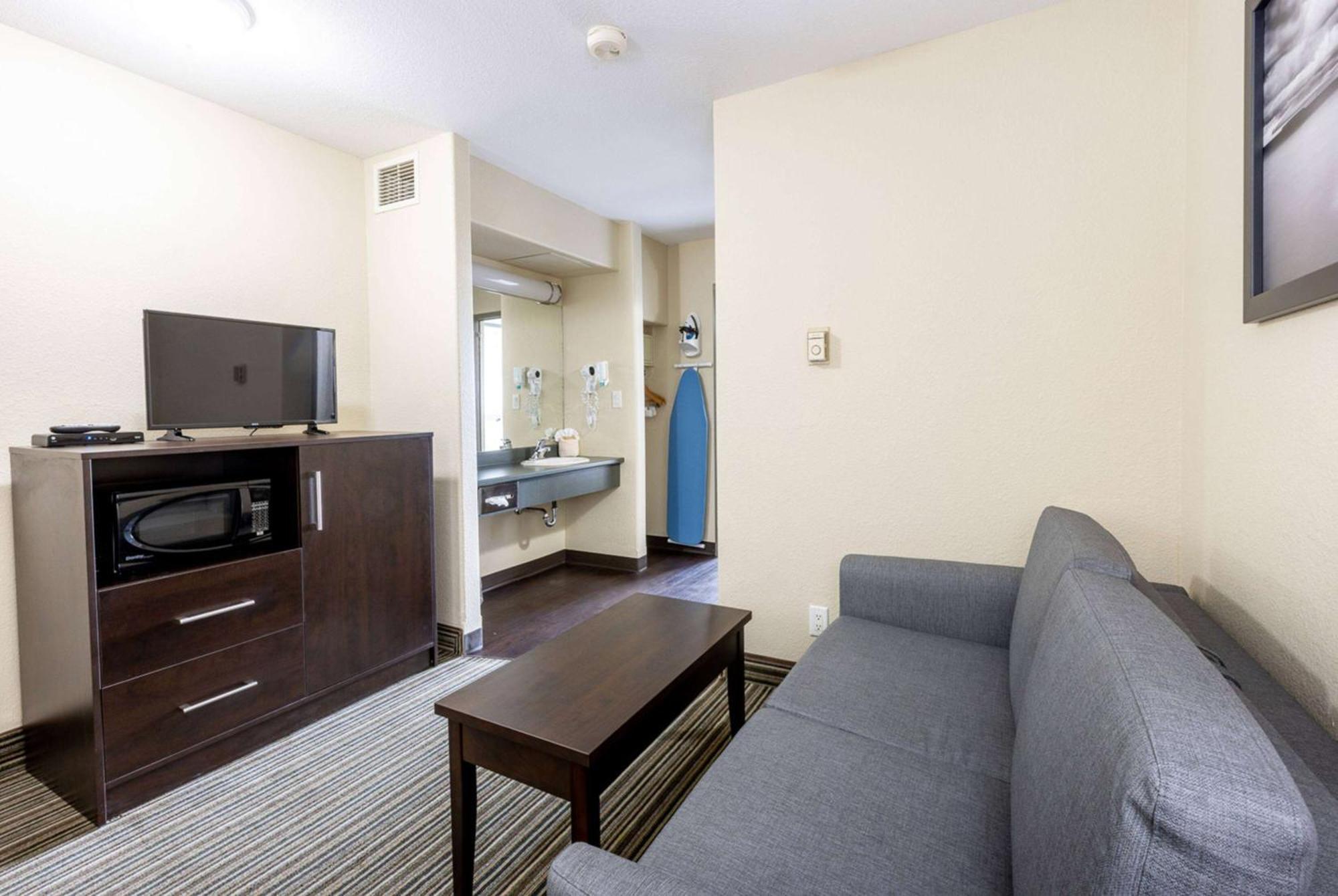Super 8 By Wyndham Ns Truro