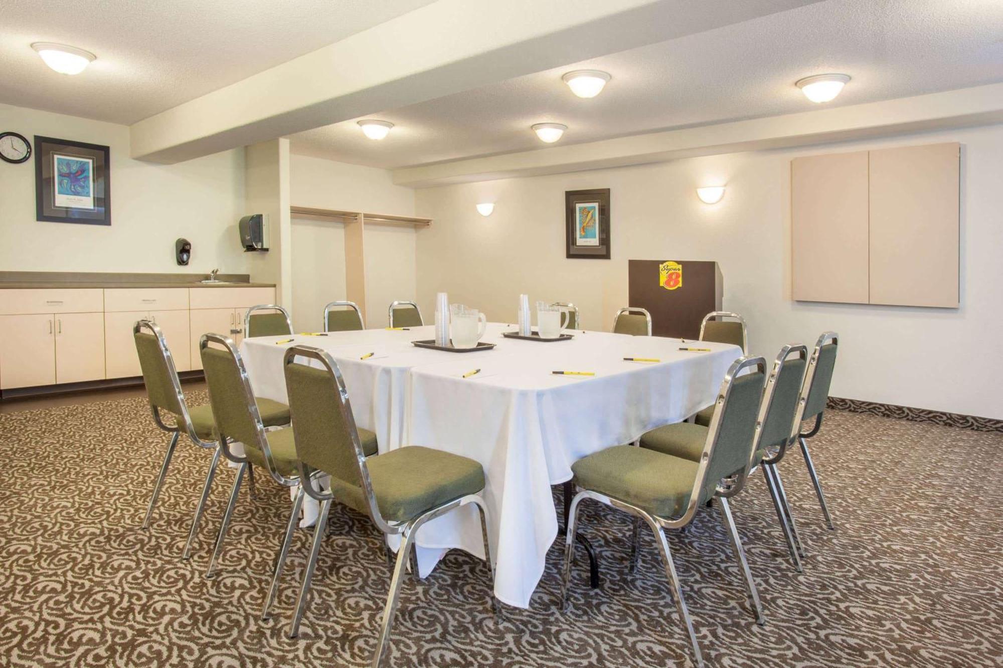 Super 8 By Wyndham Ns Truro