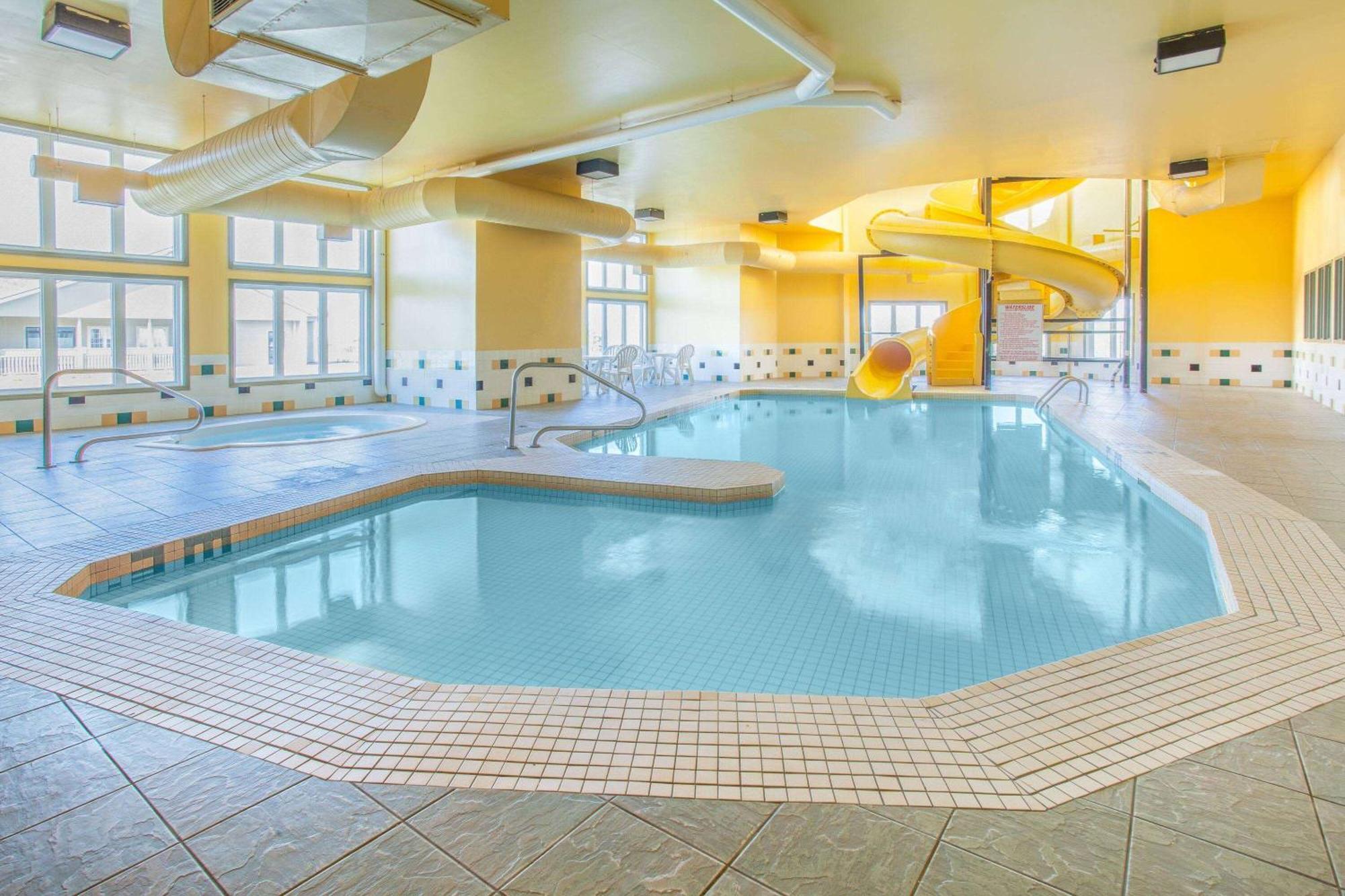 Hotel Super 8 By Wyndham Ns Truro