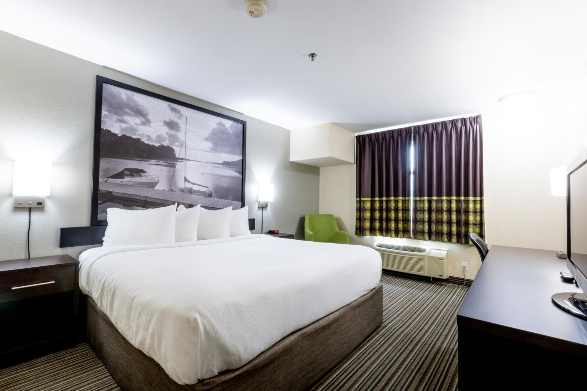 Super 8 By Wyndham Ns Hotel 2*
